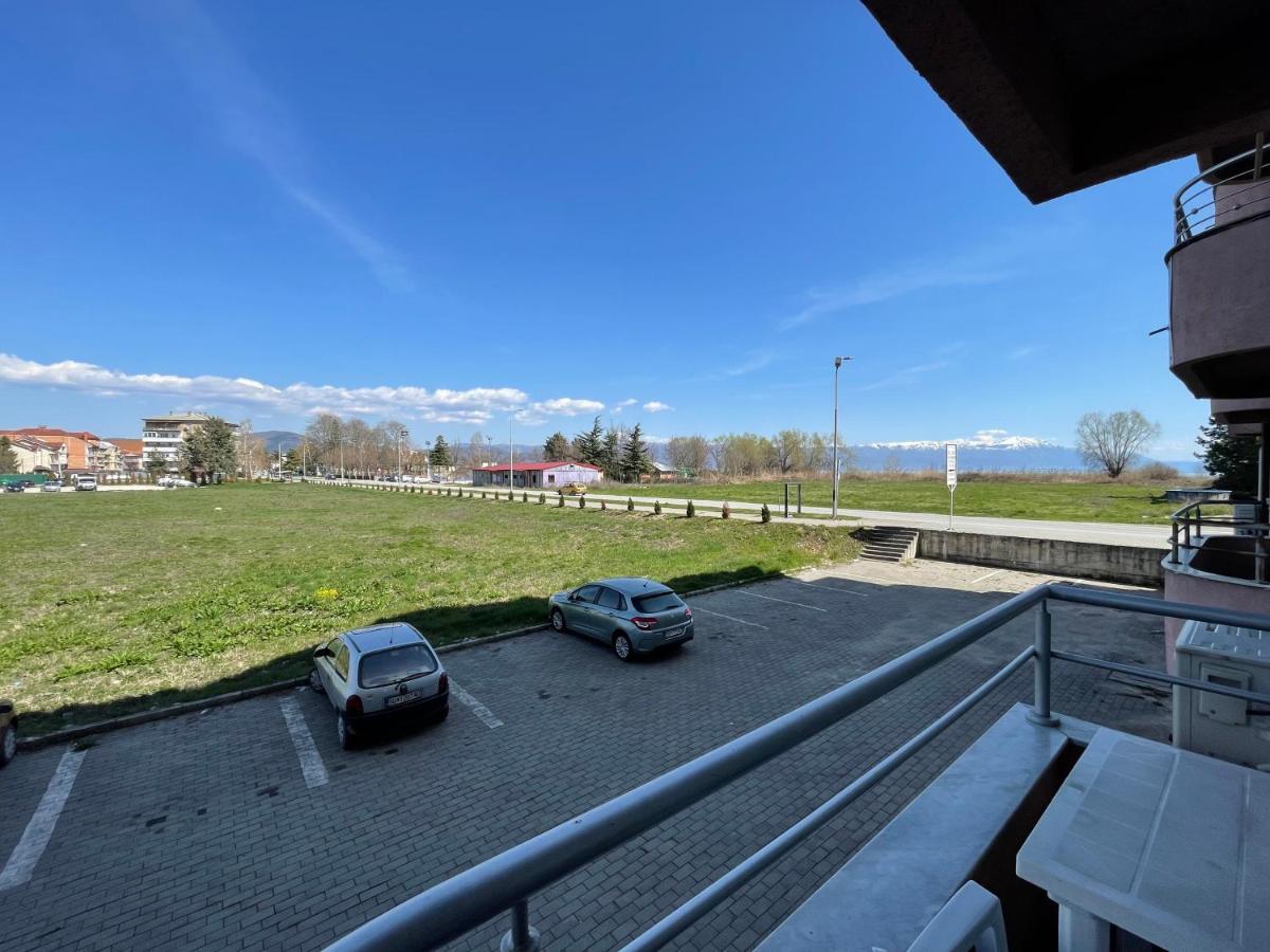 Front Beach Exclusive Apartments Struga Exterior photo