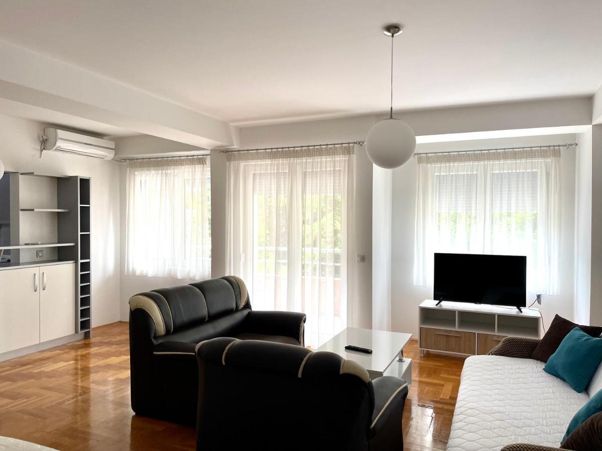 Front Beach Exclusive Apartments Struga Exterior photo