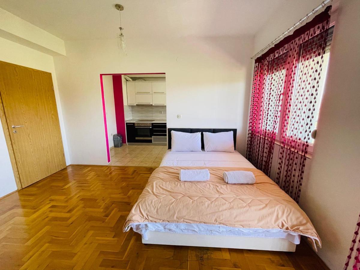 Front Beach Exclusive Apartments Struga Exterior photo